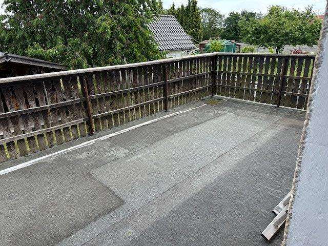 Wohnen auf einer Ebene - Großer sanierungbedürftiger Bungalow mit viel Potenzial - Einfamilienhaus Triptis | Angebot:24542218