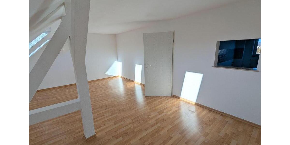 Dachgeschoßwohnung Gera - 3 Zimmer, 86 m&sup2;, 520&euro; | Angebot:26545271