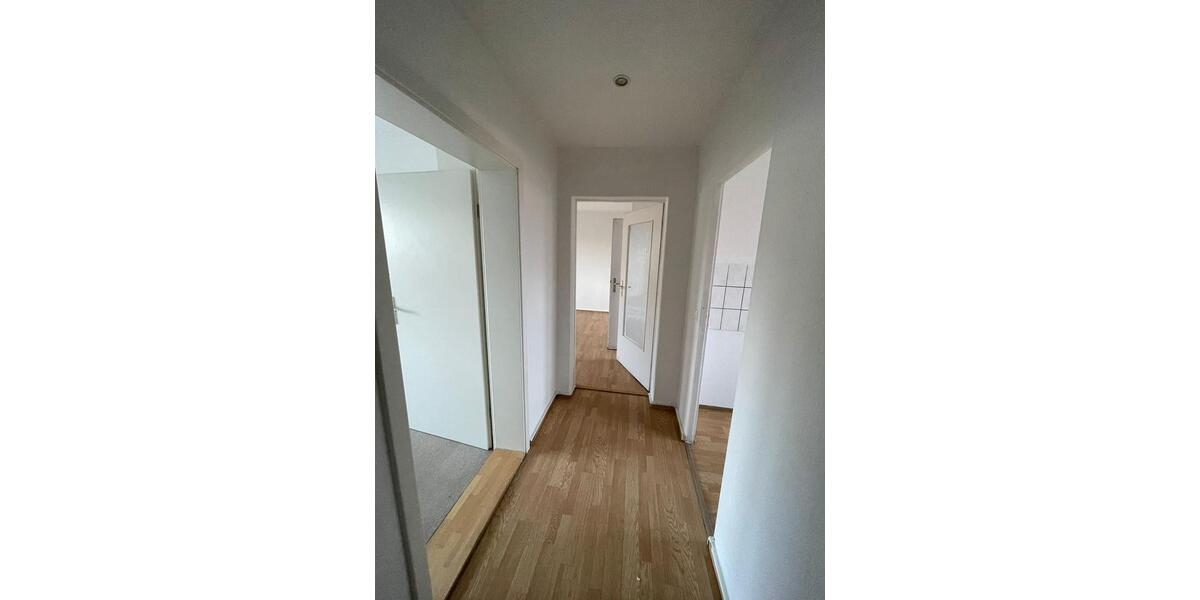 Etagenwohnung Werdau - 3 Zimmer, 63 m&sup2;, 345&euro; | Angebot:26006931