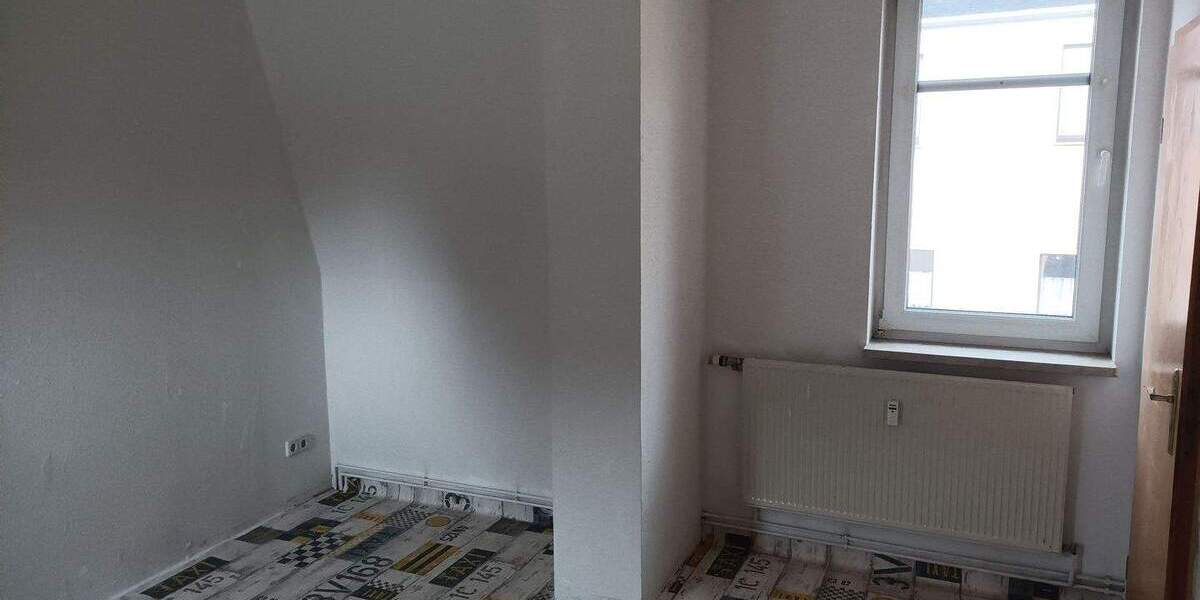 Reihenmittelhaus Meerane - 3 Zimmer, 82 m&sup2;, 399&euro; | Angebot:25745327