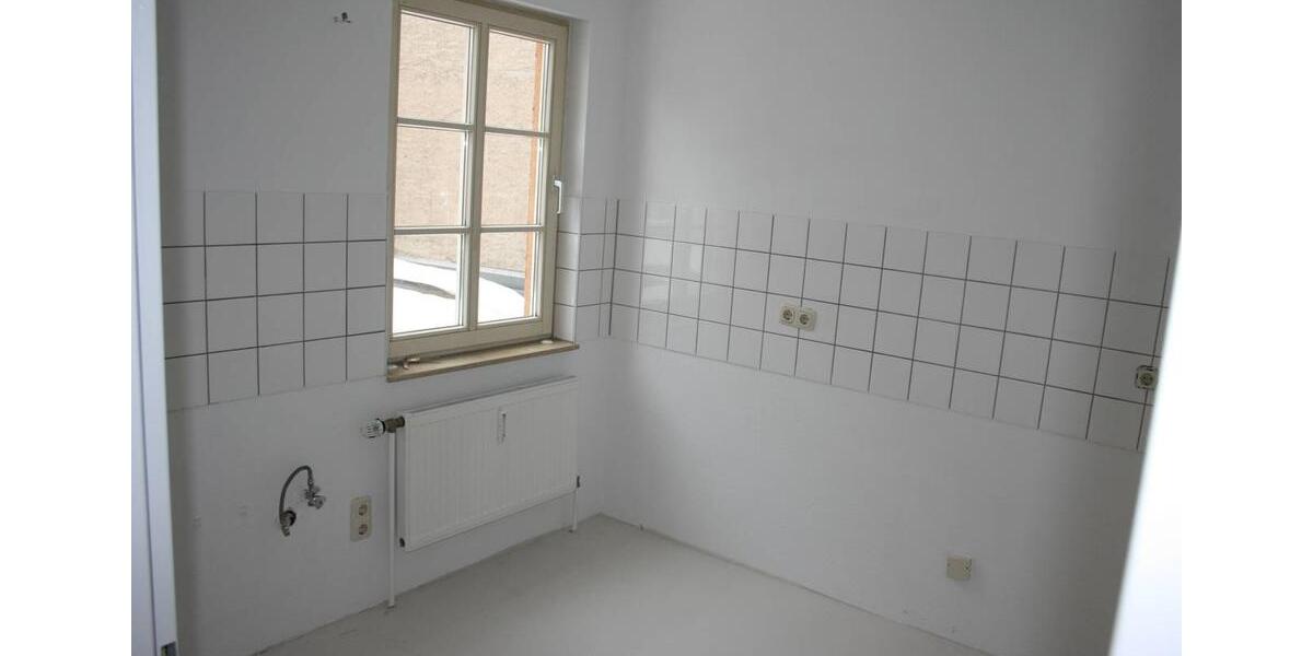 Etagenwohnung Schmölln - 4.5 Zimmer, 98 m&sup2;, 490&euro; | Angebot:26251300
