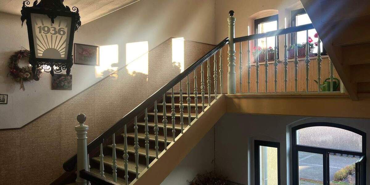 Ausflugslokal mit 3 Wohnungen und großem Grundstück 9 zimmer