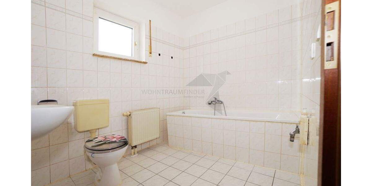 Geräumige, NEU renovierte 3-Raum-Wohnung in Meerane 3 zimmer