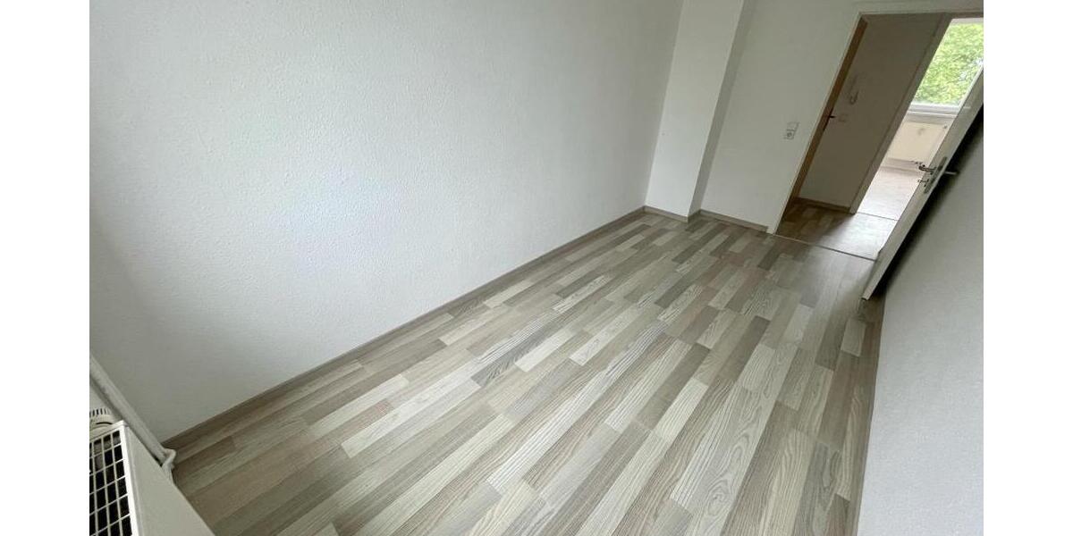 4 Raum Whg. mit Balkon gesucht? Nähe von AMAZON in Gera-Langenberg! - Etagenwohnung Gera Langenberg | Angebot:26335686