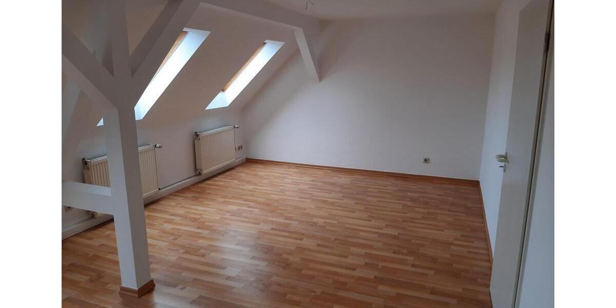 Dachgeschoßwohnung Gera - 3 Zimmer, 86 m&sup2;, 520&euro; | Angebot:26545271