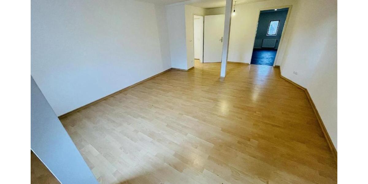 **Ihr neues Zuhause wartet: 4-Raum-Wohnung mit Komfort-Badezimmer und großzügigem Wohnambiente!** - Dachgeschoßwohnung Gera Alt-Bieblach | Angebot:26248804