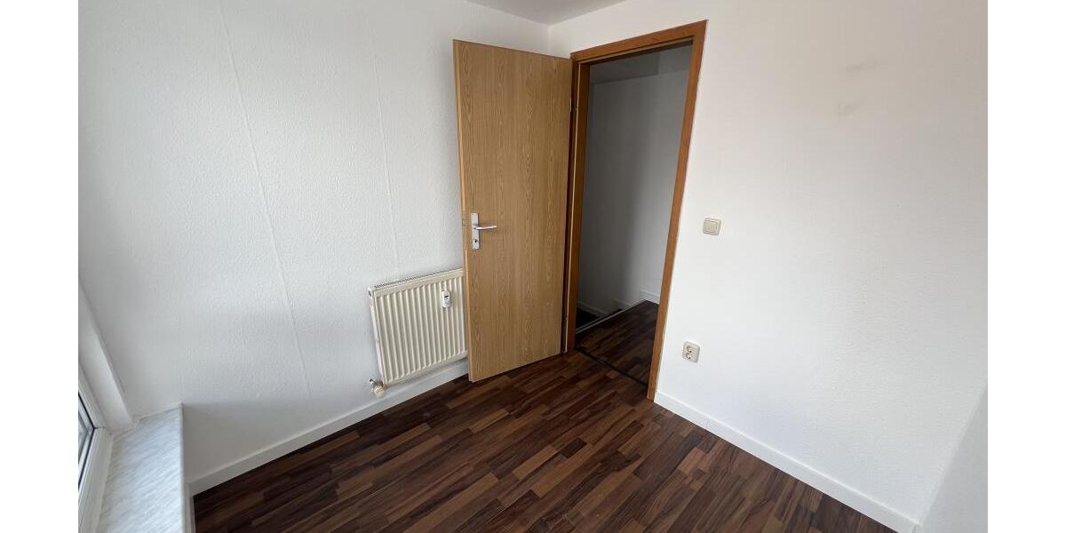 Renovierte 4 Zimmer Wohnung mit neuer Einbauküche im Herzen von Weida! - Dachgeschoßwohnung Weida Liebsdorf | Angebot:26146306