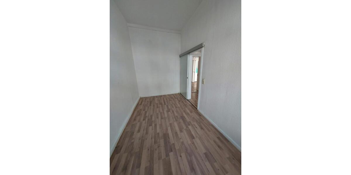 Erdgeschoßwohnung Werdau - 2.5 Zimmer, 56 m&sup2;, 299&euro; | Angebot:26262694