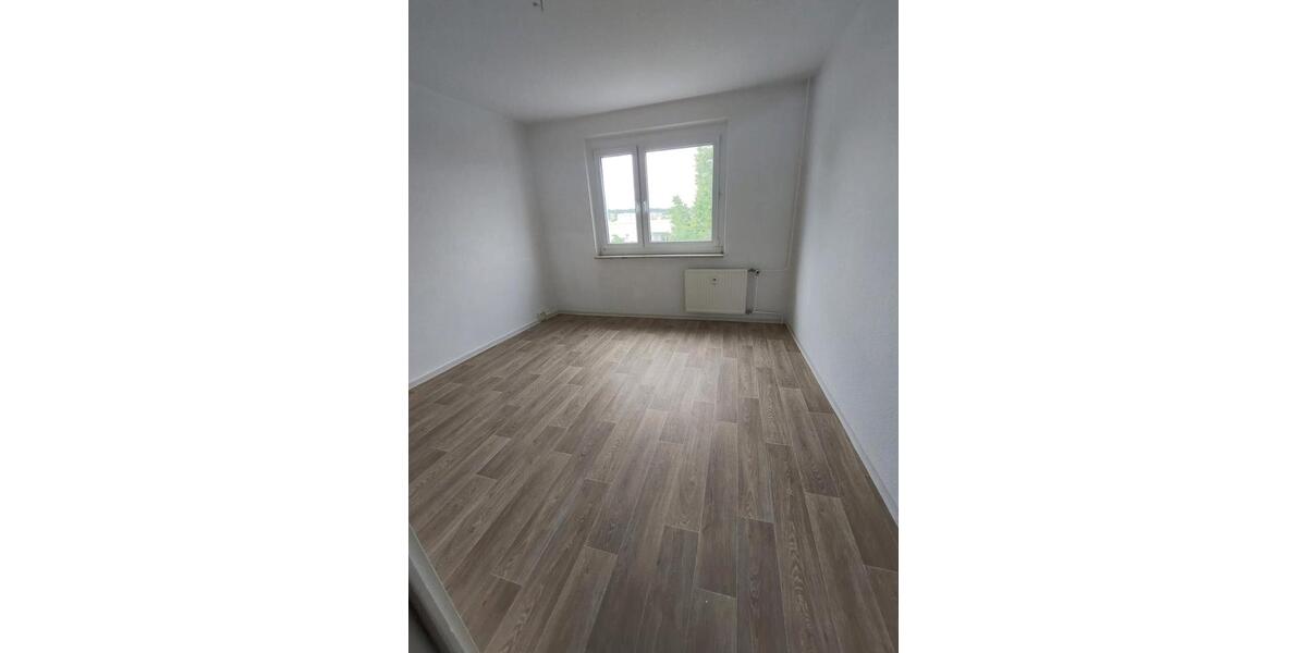 Etagenwohnung Gera Lusan - 2 Zimmer, 48 m&sup2;, 270&euro; | Angebot:25543301