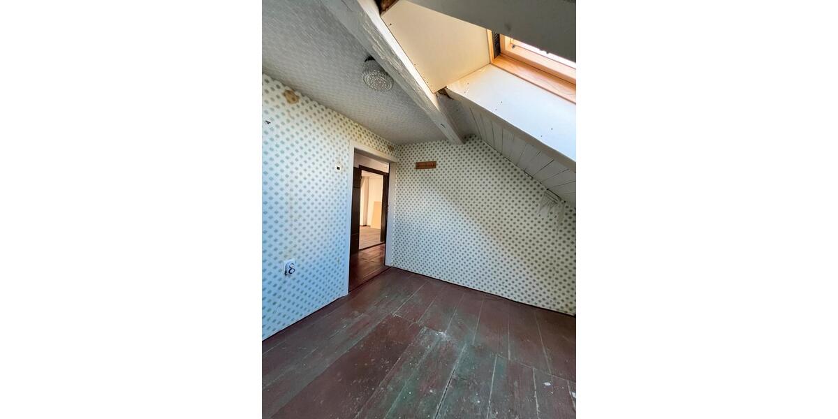 Reihenhaus Meerane - 9 Zimmer, 120 m&sup2;, 39.900&euro; | Angebot:25378971