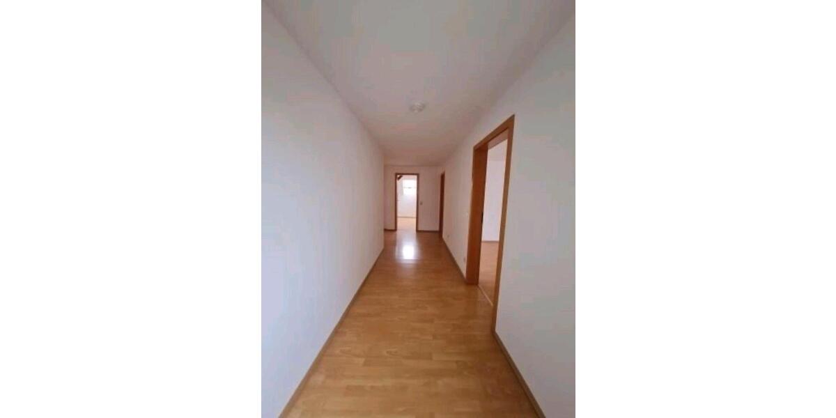 Dachgeschoßwohnung Gera Alt-Bieblach - 4 Zimmer, 110 m&sup2;, 1.100&euro; | Angebot:25992455