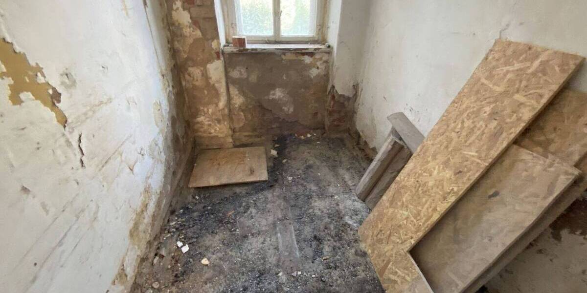 Sanierungsbedürftiges Mehrfamilienhaus mit 2-3 Wohneinheiten 1 zimmer