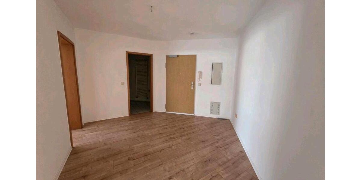 Etagenwohnung Werdau - 4 Zimmer, 101 m&sup2;, 125.000&euro; | Angebot:26061573