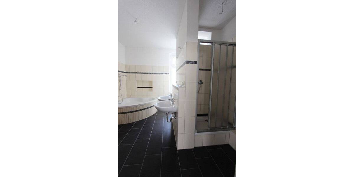 Etagenwohnung Gera Innenstadt - 4 Zimmer, 152 m&sup2;, 890&euro; | Angebot:26824943