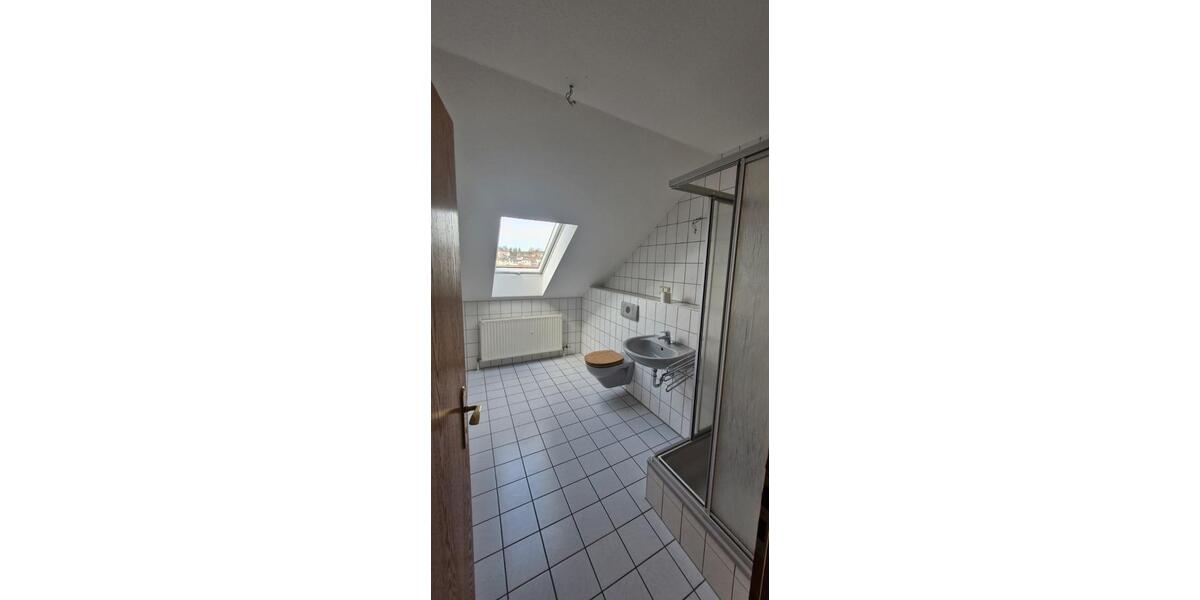 Dachgeschoßwohnung Gera Alt-Bieblach - 1.5 Zimmer, 47 m&sup2;, 240&euro; | Angebot:25419120