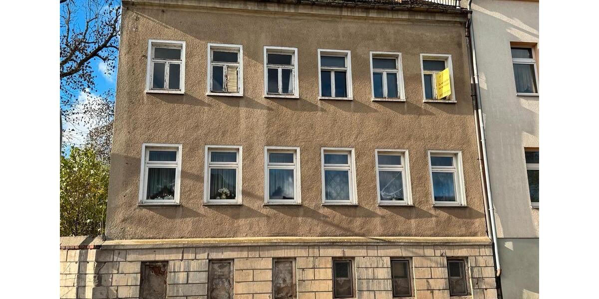 ZWEI HÄUSER, SCHUPPEN UND GARAGE 8 zimmer