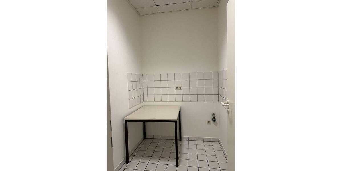 Gewerbeobjekt Gera Innenstadt - 4 Zimmer, 212 m&sup2;, 1.490&euro; | Angebot:26319407