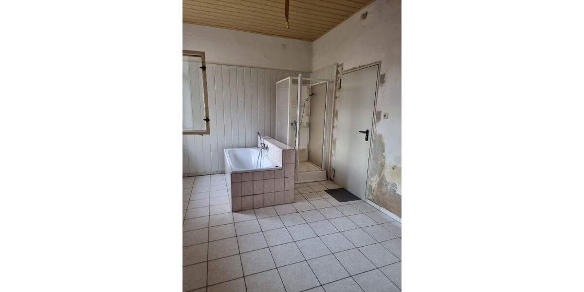 Reihenmittelhaus Crimmitschau - 5 Zimmer, 130 m&sup2;, 80.000&euro; | Angebot:25836782