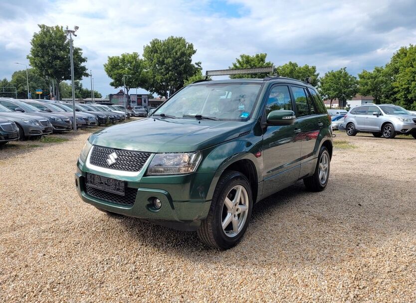 Suzuki Grand Vitara 211.634 km 5.680 € Zwickau 08056
