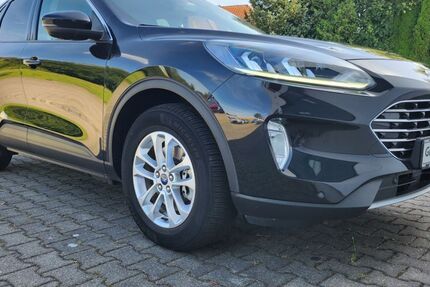 Ford Kuga 54.210 km 23.990 € Glauchau 08371