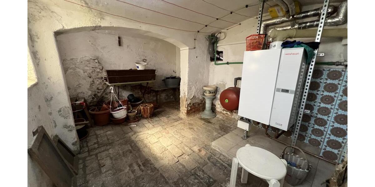 Sanierungsbedürftiges Wohnhaus mit Werkstatt-Nebengebäude in Gera Langeberg zu verkaufen! - Mehrfamilienhaus, Wohnhaus Gera Langenberg | Angebot:26386320