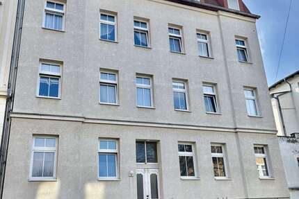 Haus Zeitz - 12 Zimmer, 427 m&sup2;, 250.000&euro; | Angebot:27346494