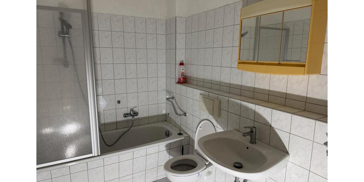 Erdgeschoßwohnung Schmölln - 1 Zimmer, 33 m&sup2;, 180&euro; | Angebot:26160437