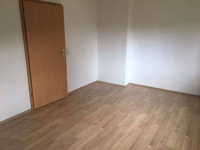 Etagenwohnung Teuchern - 2 Zimmer, 53 m&sup2;, 45.000&euro; | Angebot:26820023