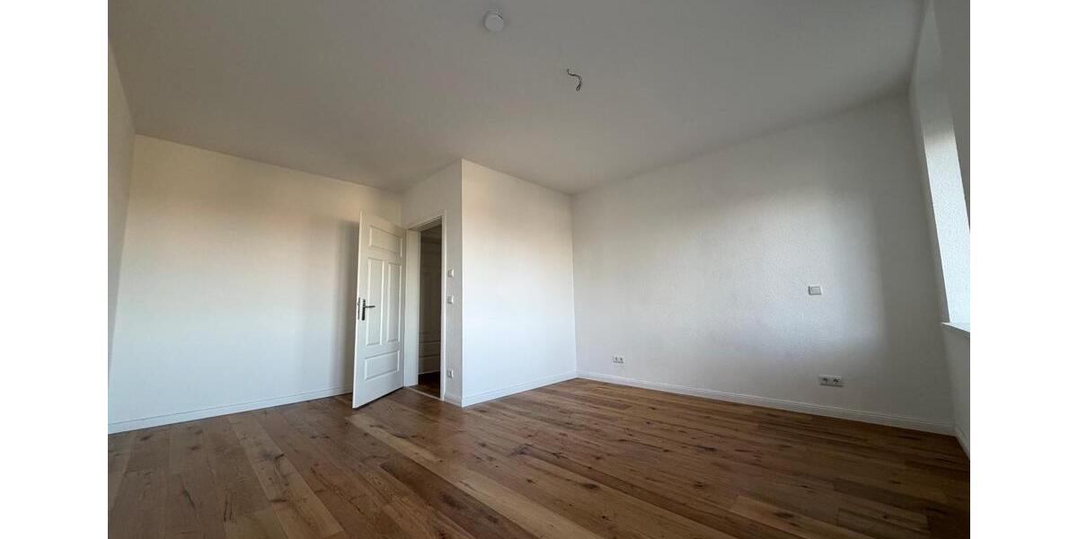 Hochparterre Meerane - 4 Zimmer, 95 m&sup2;, 1.000&euro; | Angebot:26325764