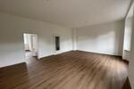Etagenwohnung Crimmitschau - 4 Zimmer, 100 m&sup2;, 850&euro; | Angebot:24793871