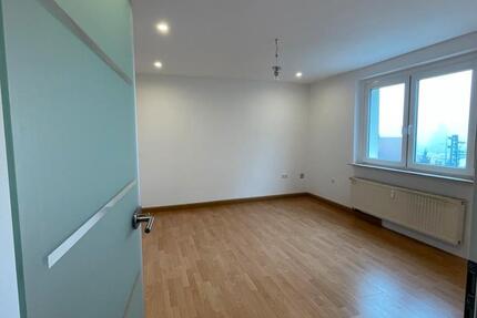 Wohnung Crimmitschau - 3 Zimmer, 55 m&sup2;, 350&euro; | Angebot:25064679