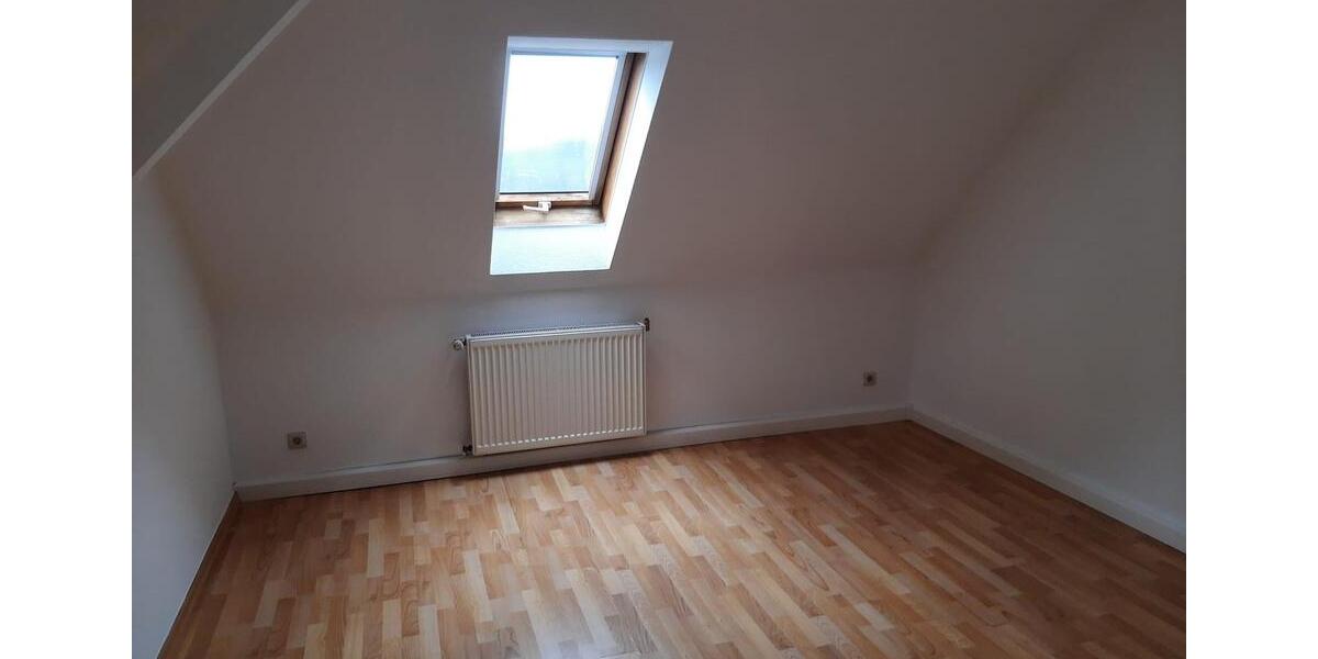Dachgeschoßwohnung Gera - 3 Zimmer, 86 m&sup2;, 520&euro; | Angebot:26545271