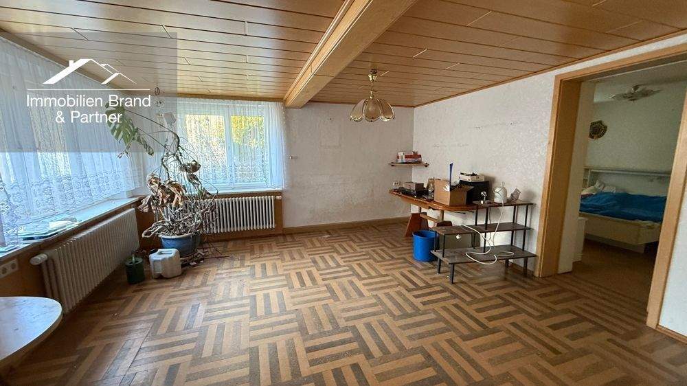 Sanierungsbedürftiges Einfamilienhaus 4 zimmer