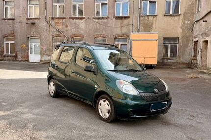 Toyota Yaris 98.000 km 1.800 &euro; Zeitz 06712