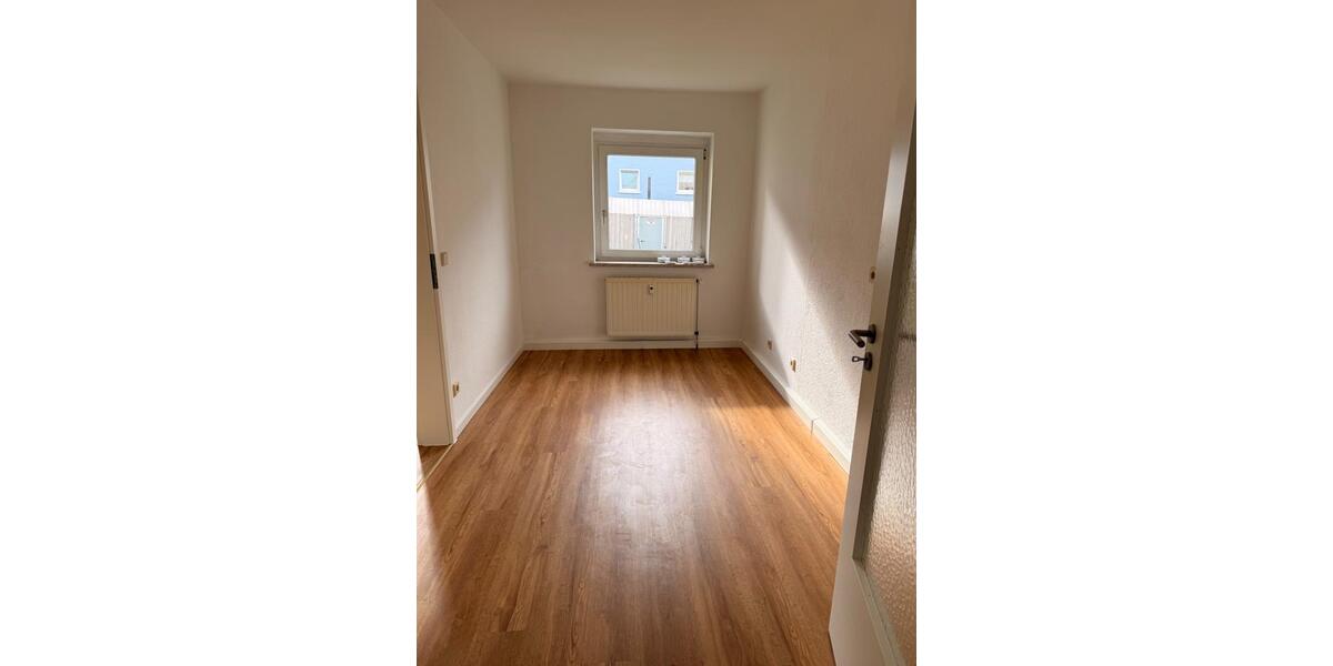 Etagenwohnung Gera - 2 Zimmer, 49 m&sup2;, 330&euro; | Angebot:26148453