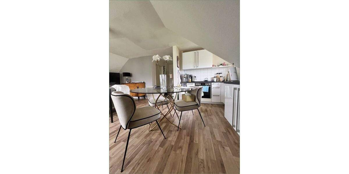 Gepflegte 2-Zimmer-Eigentumswohnung, leerstehend, mit Kfz-Stellplatz in Elsteraue 2 zimmer