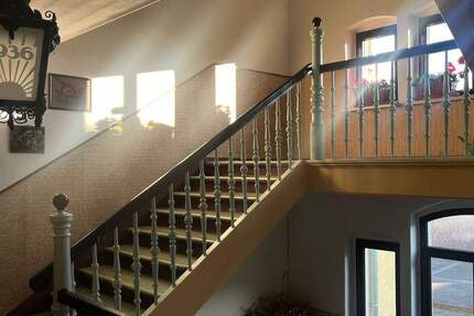 Ausflugslokal mit 3 Wohnungen und großem Grundstück 9 zimmer