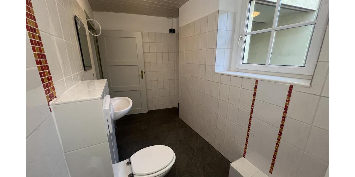 Wohnen wie im Einfamilienhaus im modernisierten historischen 3-Seiten-Bauernhof nahe Gera zur Miete! - Bauernhaus, Landhaus Gera Cretzschwitz | Angebot:27008397