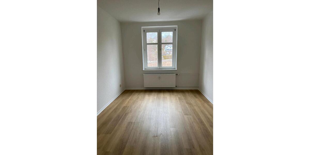 Etagenwohnung Gera Alt-Bieblach - 2 Zimmer, 55 m&sup2;, 300&euro; | Angebot:25976128
