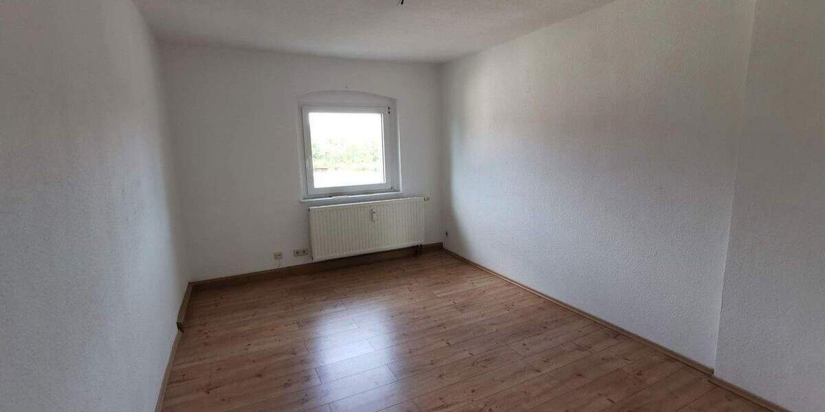 Etagenwohnung Teuchern OT Trebnitz Trebnitz - 2 Zimmer, 51 m&sup2;, 360&euro; | Angebot:25724270