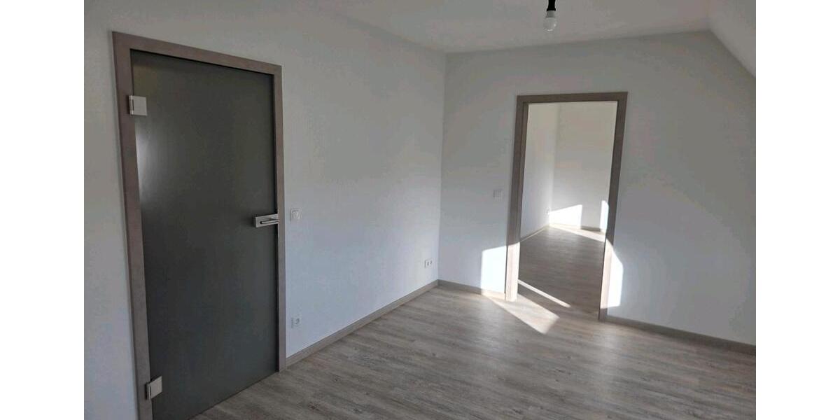 Dachgeschoßwohnung Gera - 2 Zimmer, 55 m&sup2;, 600&euro; | Angebot:25300188