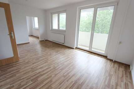 Wohnung Gera Lusan - 2 Zimmer, 51 m&sup2;, 330&euro; | Angebot:26603416