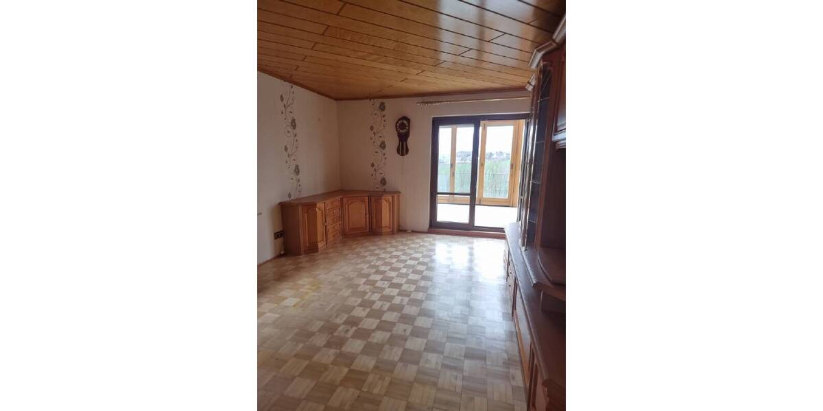 Doppelhaushälfte Neukirchen - 4 Zimmer, 90 m&sup2;, 170.000&euro; | Angebot:26275969