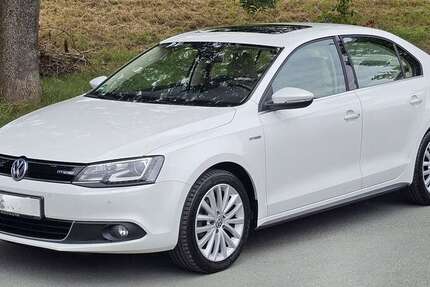 VW Jetta 175.868 km 9.200 € Zwickau 08056