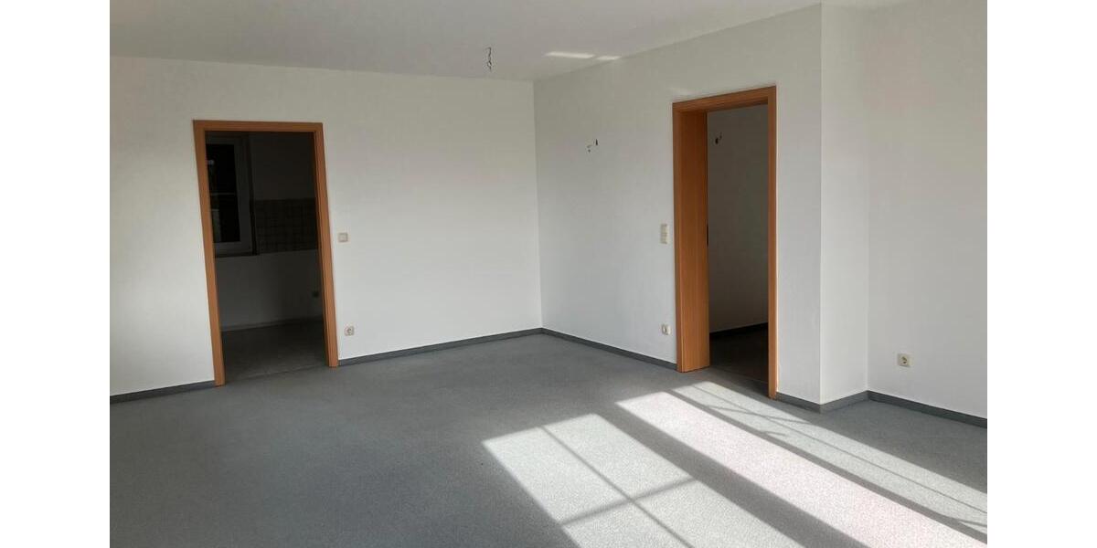 Etagenwohnung Greiz - 4 Zimmer, 90 m&sup2;, 156.000&euro; | Angebot:26123855