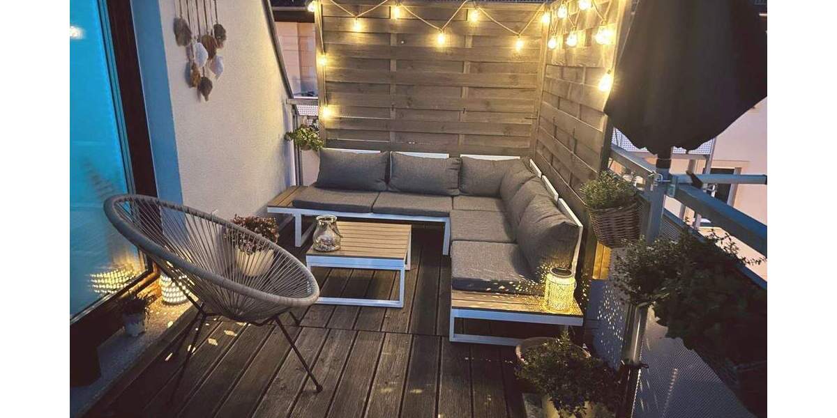 *** Schicke Stadtwohnung DG | Balkon | Kamin | Stellplatz | Einbauküche *** 2 zimmer