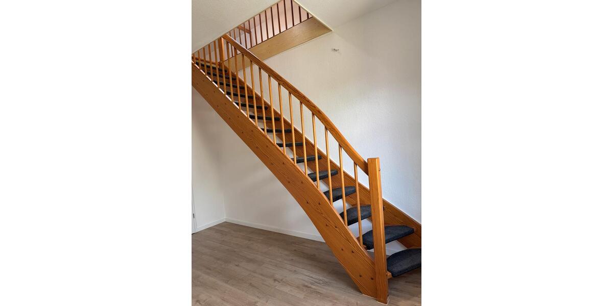 Dachgeschoßwohnung Meerane - 3 Zimmer, 80 m&sup2;, 562&euro; | Angebot:26613602