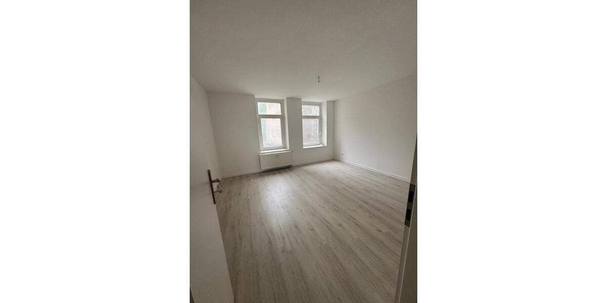 Etagenwohnung Zeitz - 2 Zimmer, 65 m&sup2;, 422&euro; | Angebot:26222985