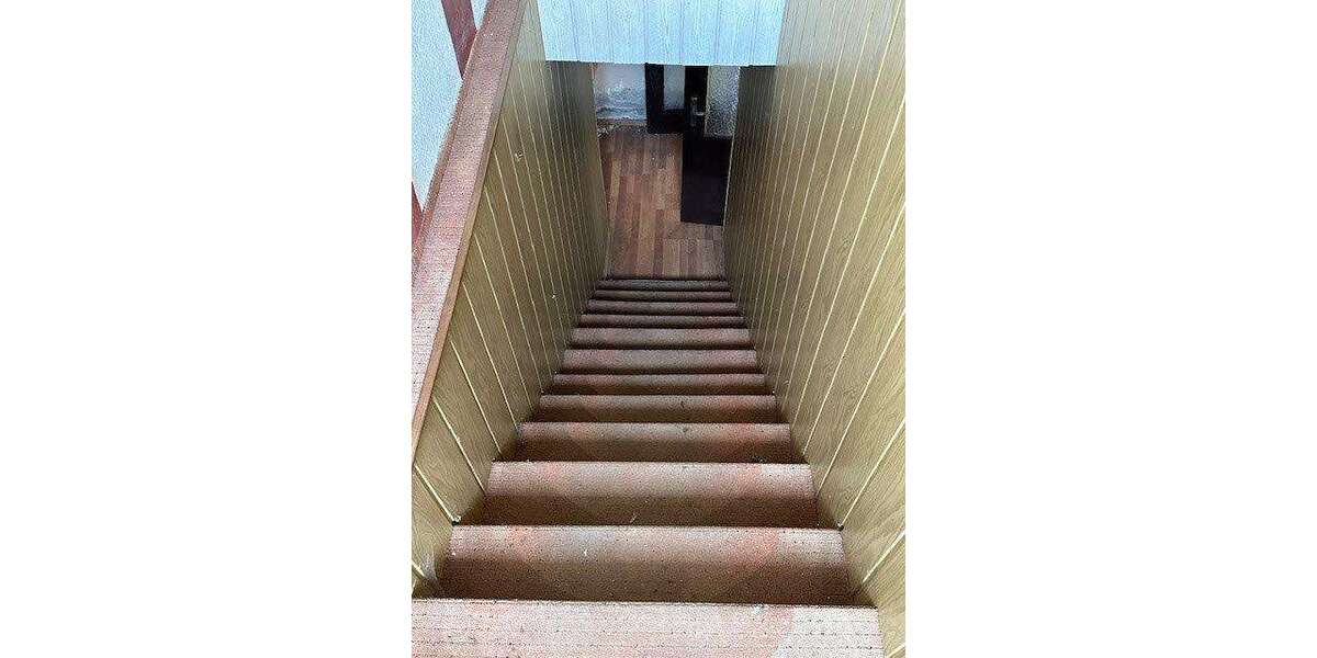 Wohnen auf einer Ebene - Großer sanierungbedürftiger Bungalow mit viel Potenzial - Einfamilienhaus Triptis | Angebot:24542218