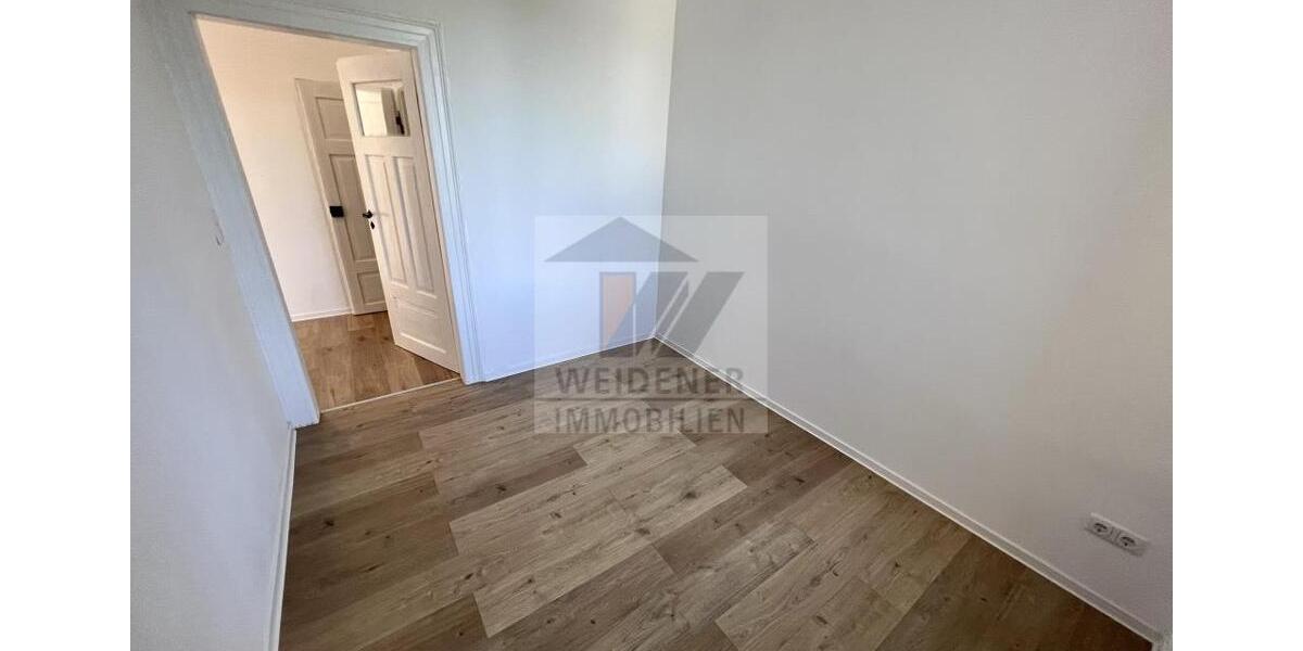 Sanierte 4-Raum-Wohnung mit Balkon und Einbauküche! 4 zimmer